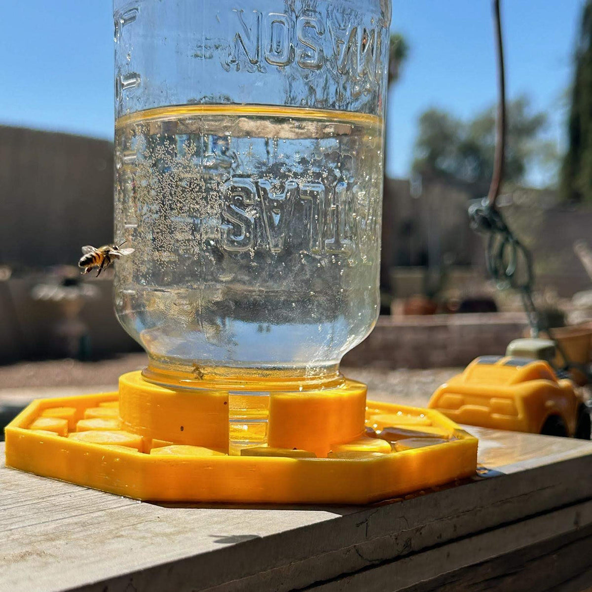 🔥Hot Sale 49% OFF - 🐝💦Bee Watering Dish (3D Printed)
